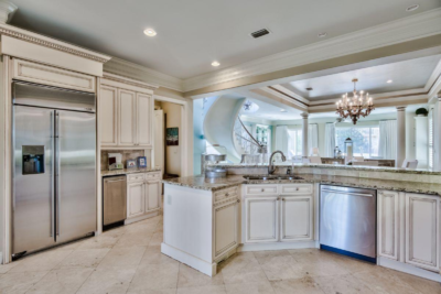 Silver Ocean Manor